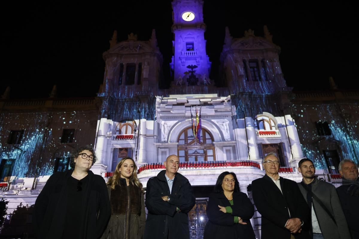 València estrena un "mapping" en la fachada del Ayuntamiento