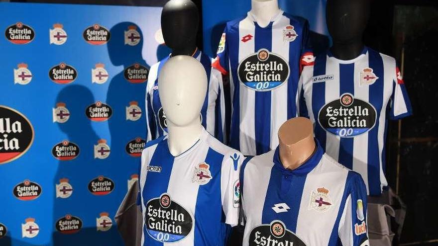 Imaxe dalgunha das camisetas do Deportivo dos últimos dez anos.