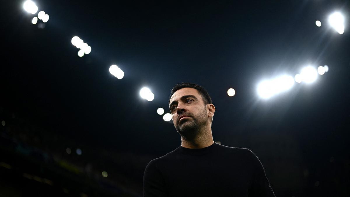 Xavi, en el estadio Giuseppe Meazza durante el duelo con el Inter.