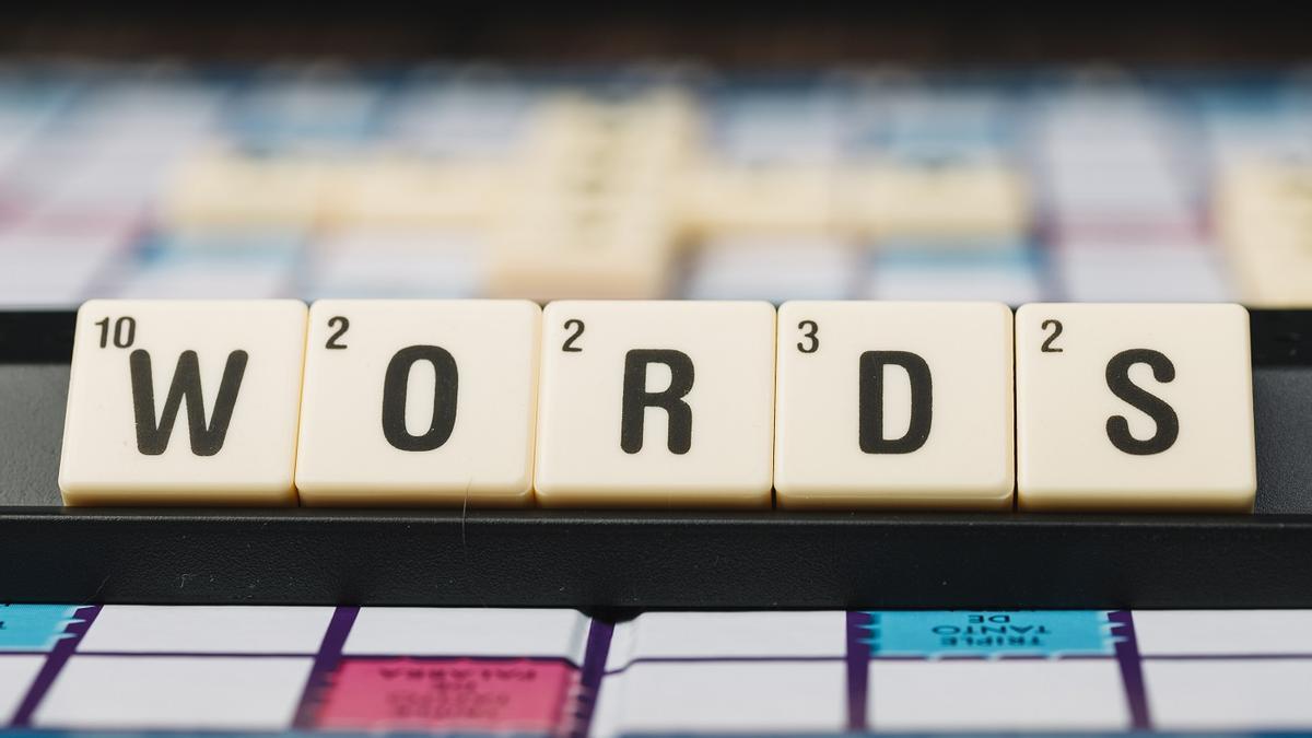 Las àlabras son la base de la comunicación.