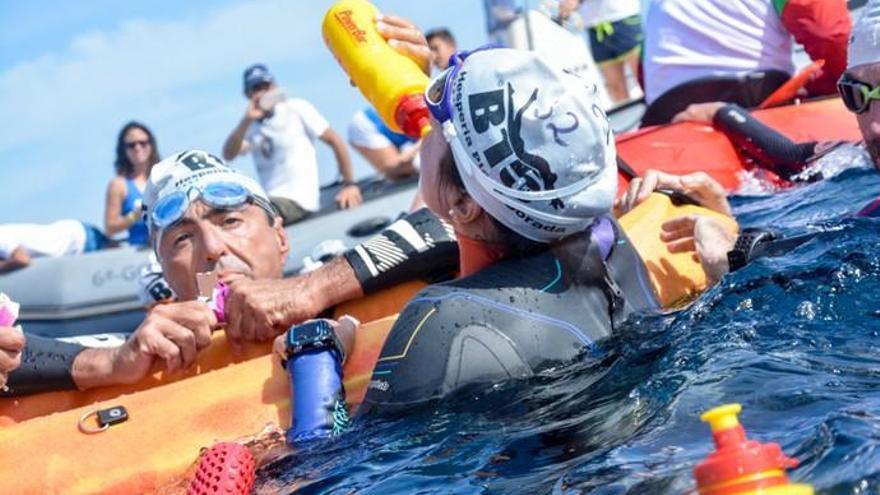 Alfredo Montes y Rebeca Santos ganan la travesía a nado La Bocaina
