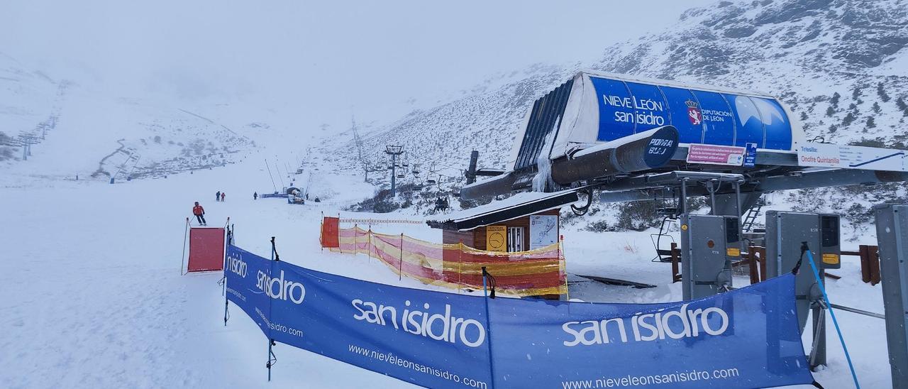 La estación de San Isidro, el primer día de la temporada recién terminada. | A. Velasco