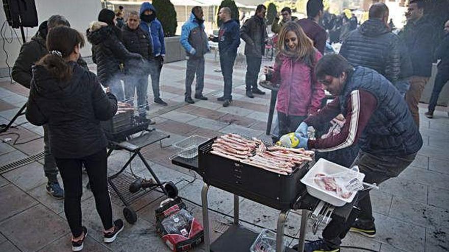 Dinar de celebració ahir al migdia a l&#039;espai comunitari