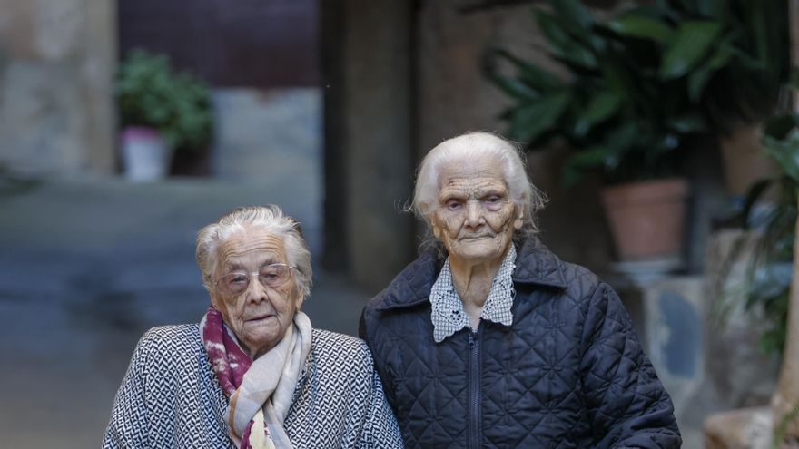 Casi 300 centenarios más en dos décadas en Extremadura