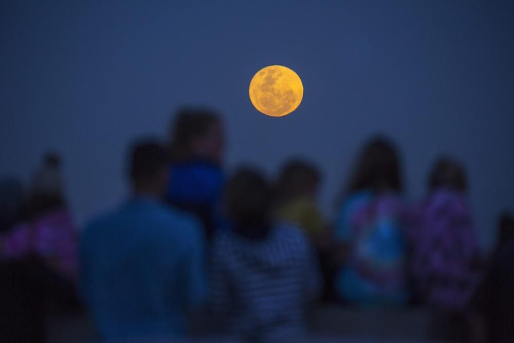 SUPERLUNA EN DIVERSOS PAÍSES