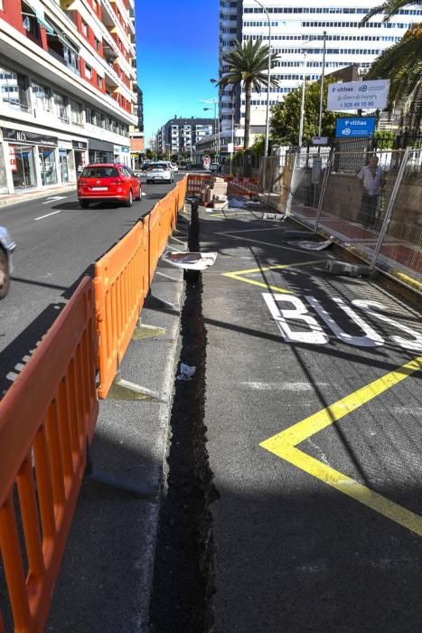 06-04-19 LAS PALAMS DE GRAN CANARAIA. LEON Y CASTILLO. LAS PALMAS DE GRAN CANARIA. Carril bici en en fase de implantación en Leon y Castillo. Fotos: Juan Castro.  | 06/05/2019 | Fotógrafo: Juan Carlos Castro