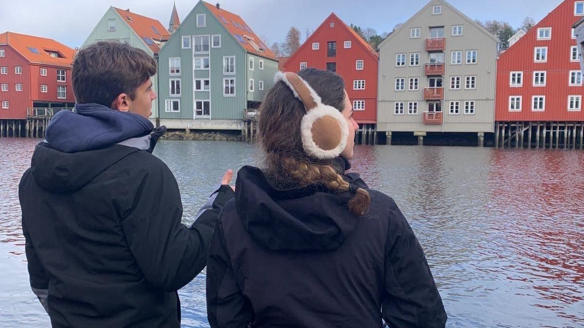 L'empordanesa Cristina Mallol ha portat els seus fills ja adolescents arreu del món