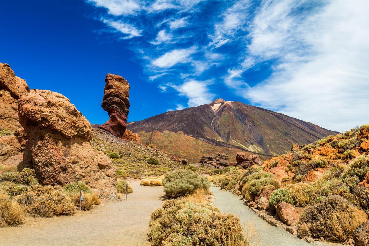 El Teide visto desde la formación rocosa Roque Cinchado