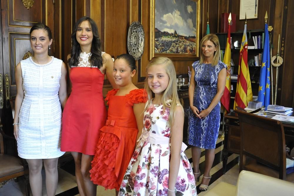 Castelló da la bienvenida a las reinas de 2017