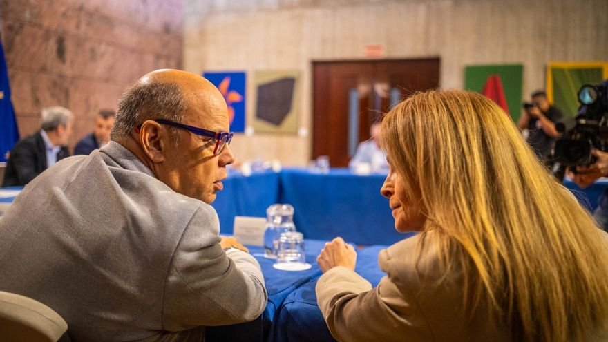Máximo respaldo a Clavijo de los grupos parlamentarios para acelerar en las Cortes la reforma urgente de la Ley de Extranjería