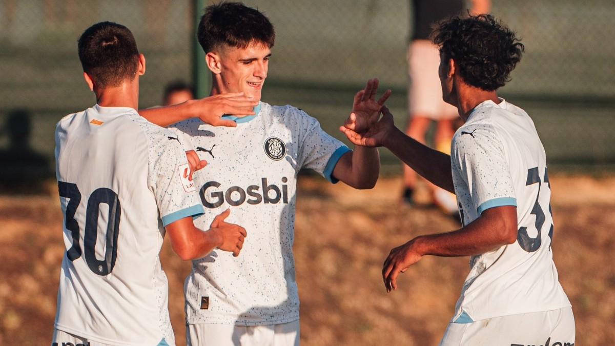Los jugadores del Girona celebran el gol de Jastin