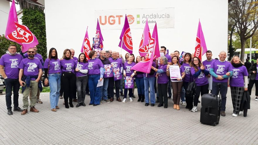 UGT Córdoba se concentra para exigir el final de las desigualdades laborales entre hombres y mujeres