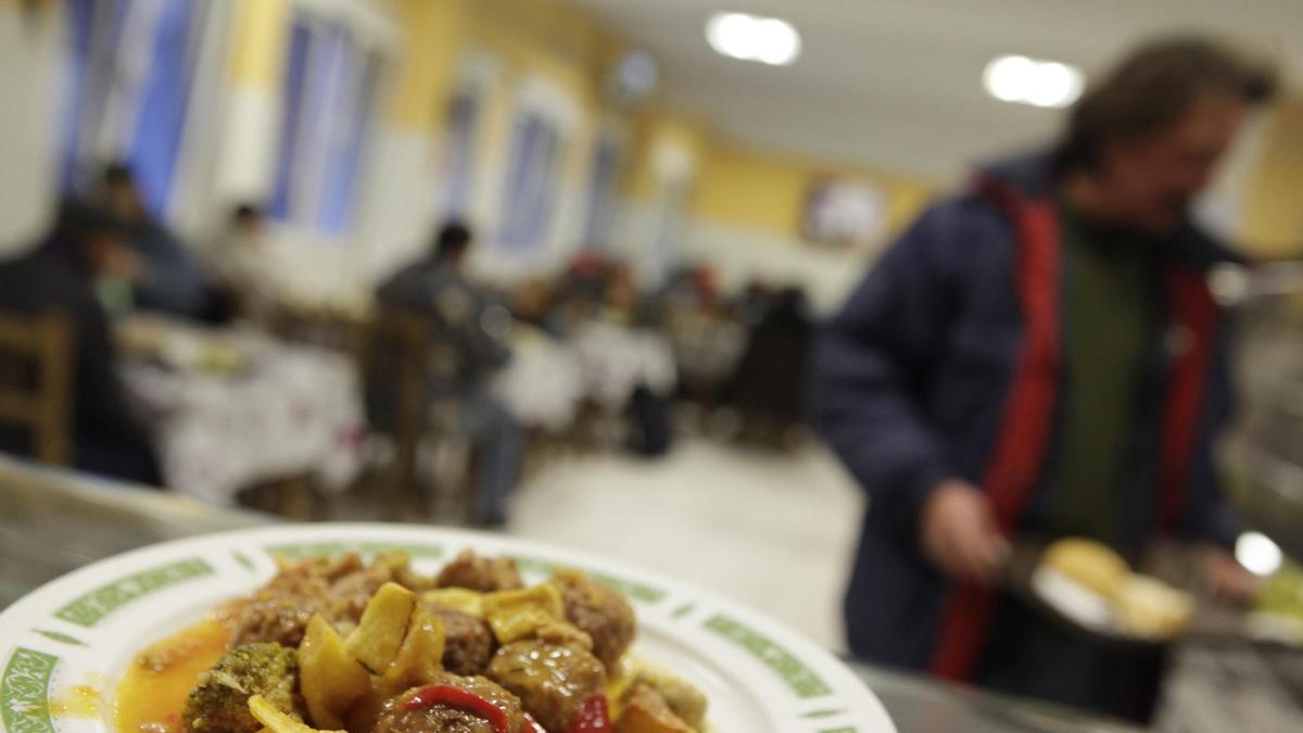 Actividad en el comedor de la Asociación Gijonesa de la Caridad.