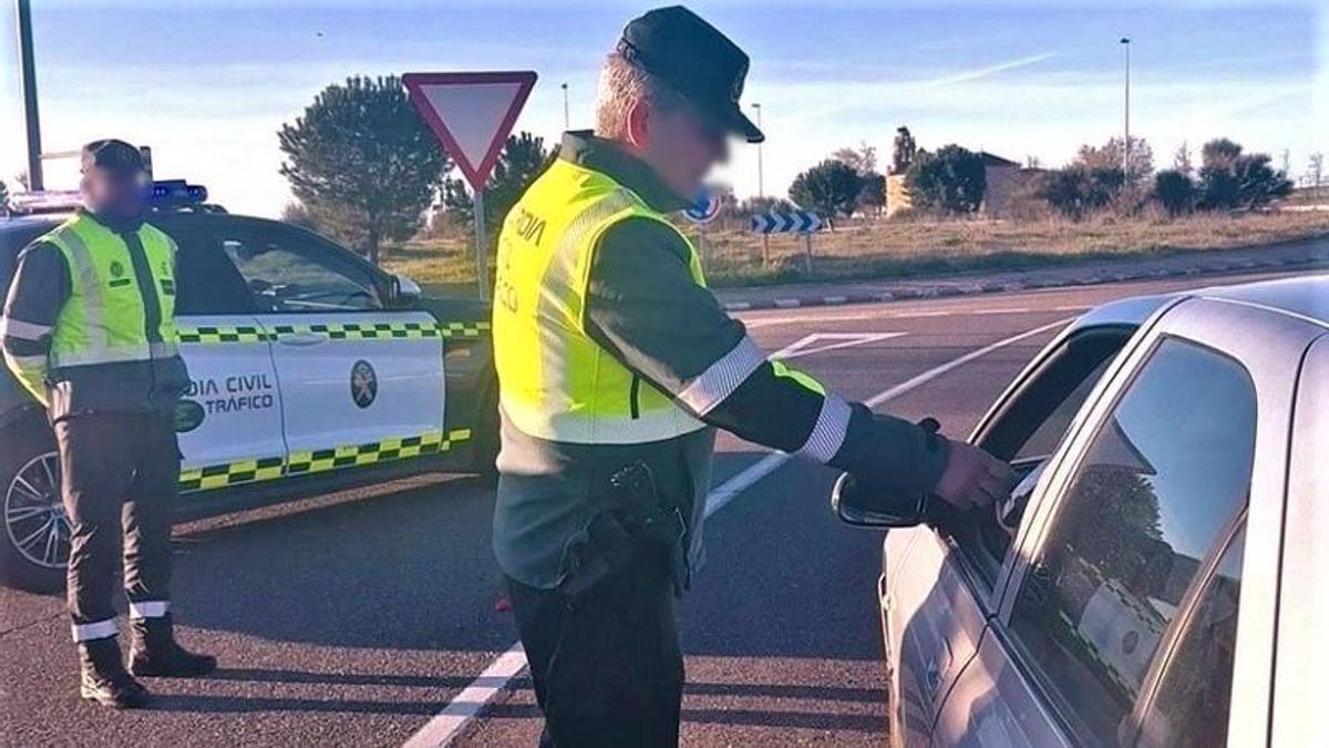 SEGURIDAD VIAL | Un conductor, pillado hasta en seis ocasiones por circular sin el carnet: hay dos investigados a las afueras de Zamora