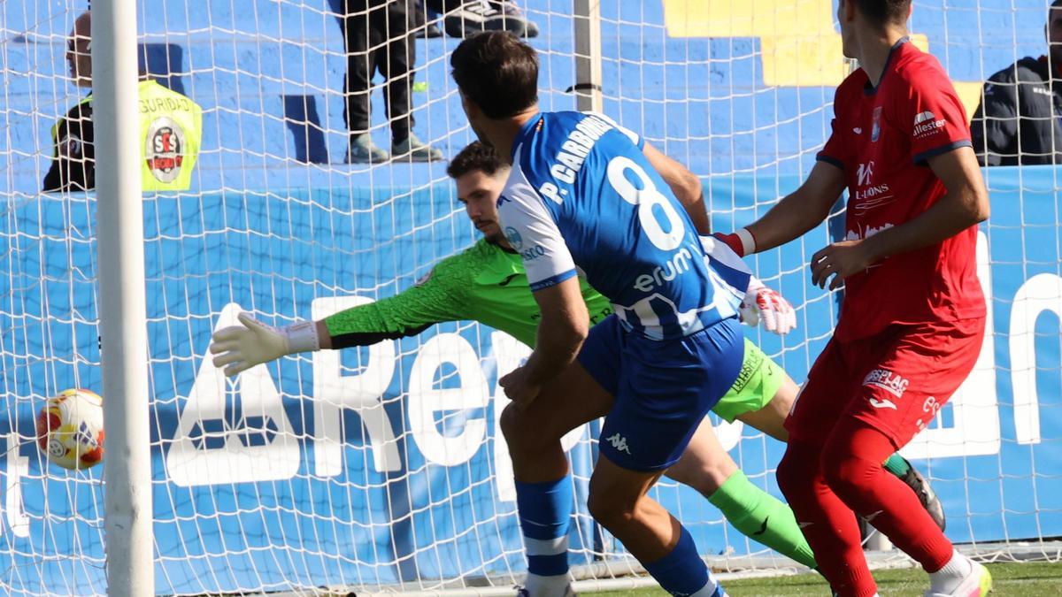 Los goles de Catalá y Chinchilla dan la victoria al Alcoyano contra el Porreres