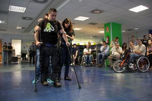 Declaracions de Frederic Crespo, president de la fundació Step by Step, i de Miguel Luna, un dels usuaris que han experimentat els avanços que suposa l’exosquelet