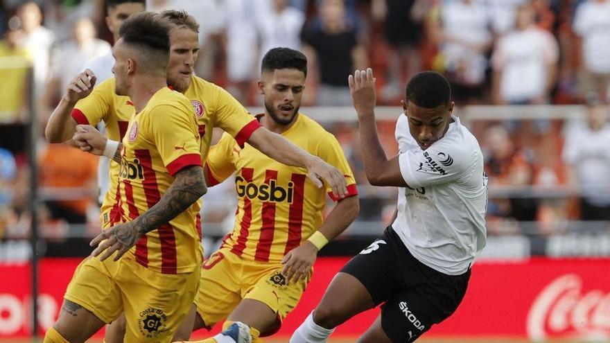 Primer partit del Girona FC a la Lliga contra el València a Mestalla