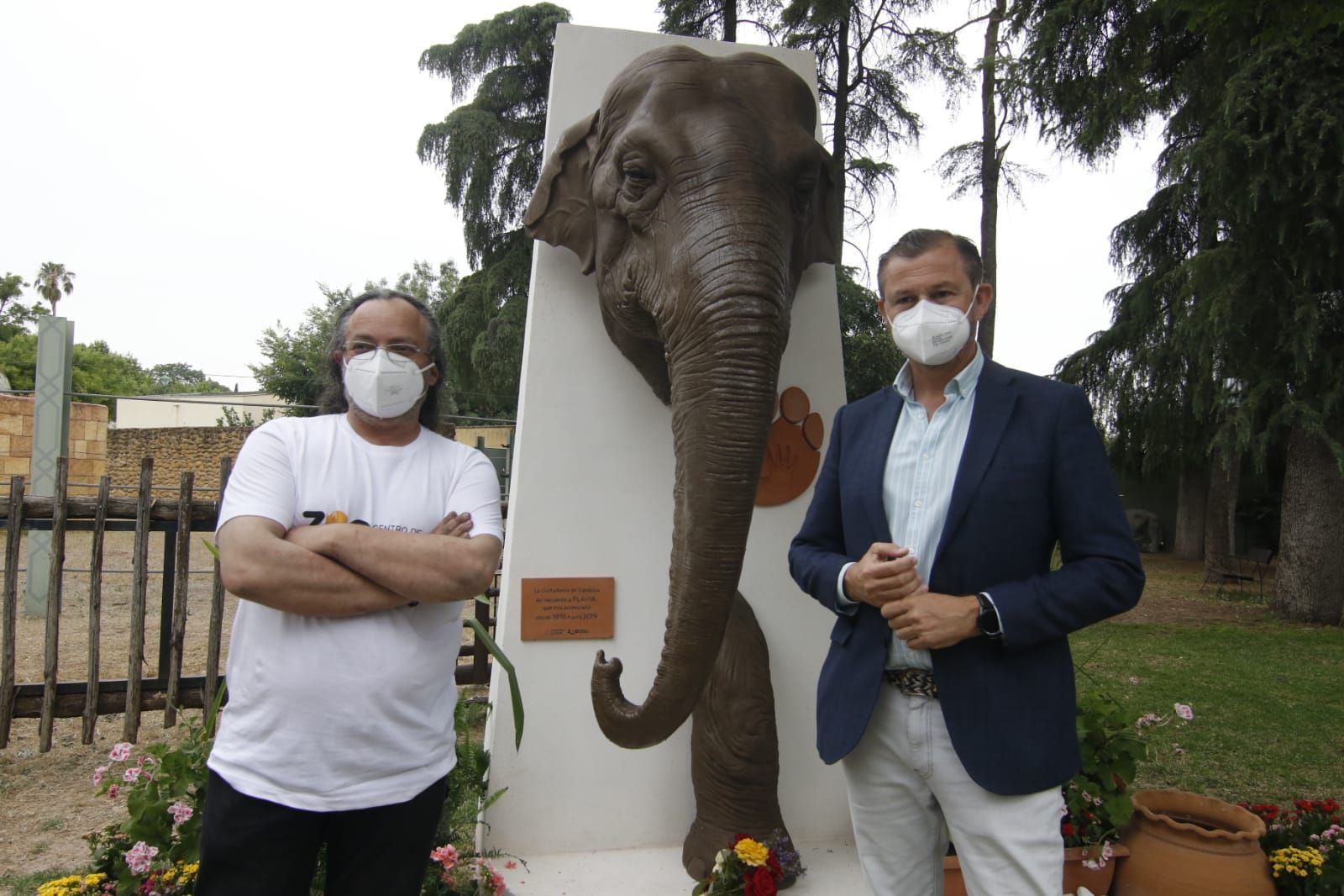 Una escultura recuerda a la elefanta Flavia, emblema del Zoo durante décadas