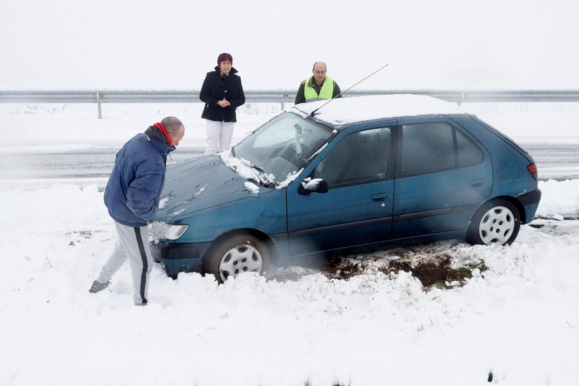 La borrasca Dora en Galicia: las fotos de un temporal de nieve y frío