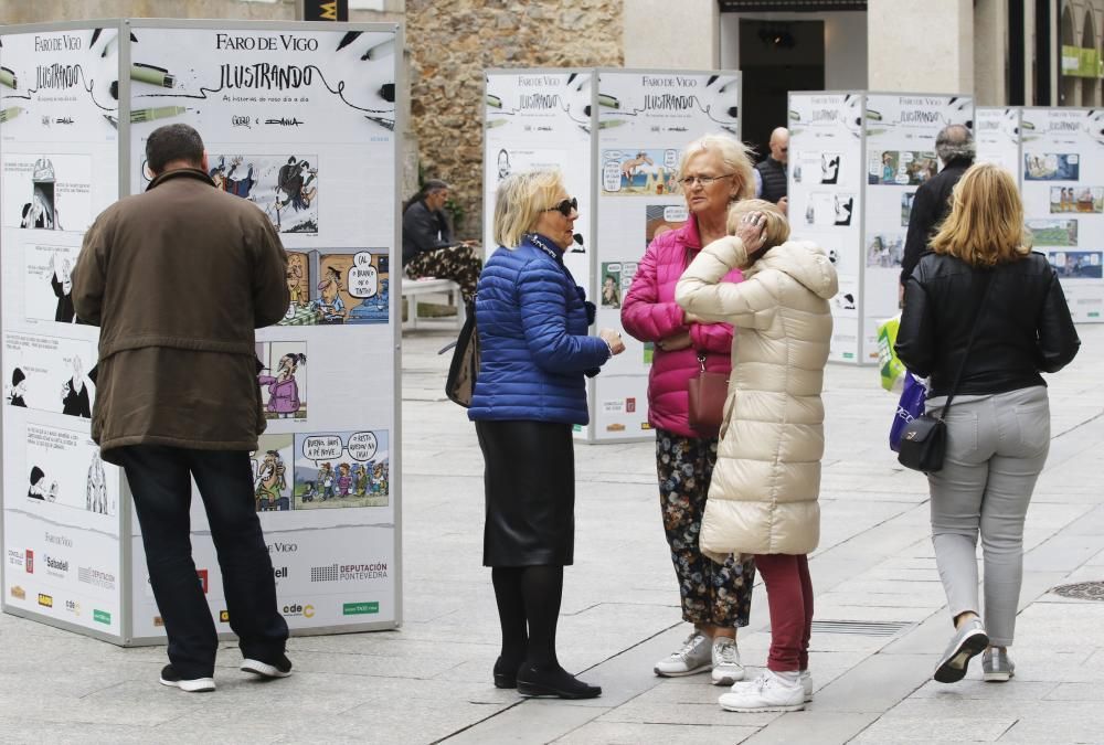 El público disfruta de la exposición de humorismo gráfico de FARO