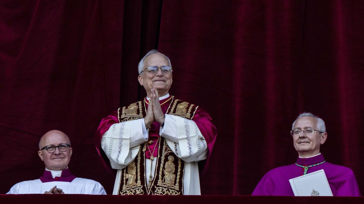 Las 9 frases del primer discurso del nuevo papa León XIV.