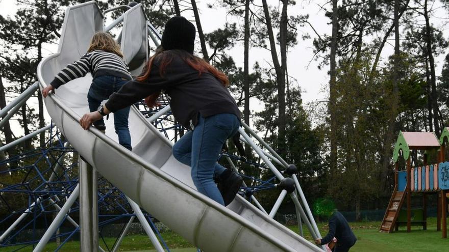 El número de menores tutelados por la Xunta se mantiene y el de guarda se reduce un 50%