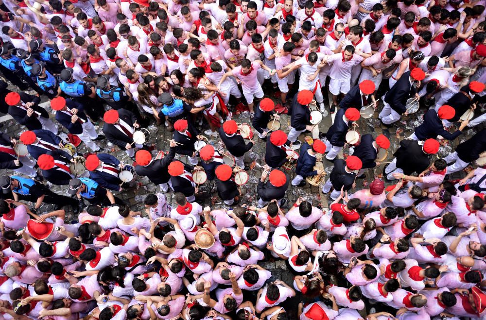 Un chupinazo inclusiu dóna inici als «Sanfermines