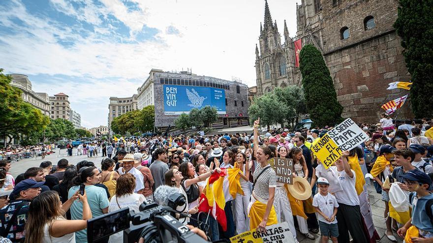 Los jóvenes del Papa toman la plaza de la Catedral