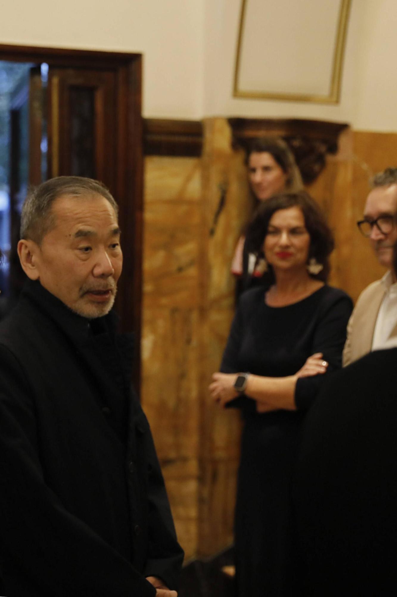 Encuentro de Haruki Murakami con Clubes de lectura de bibliotecas públicas en el teatro Jovellanos