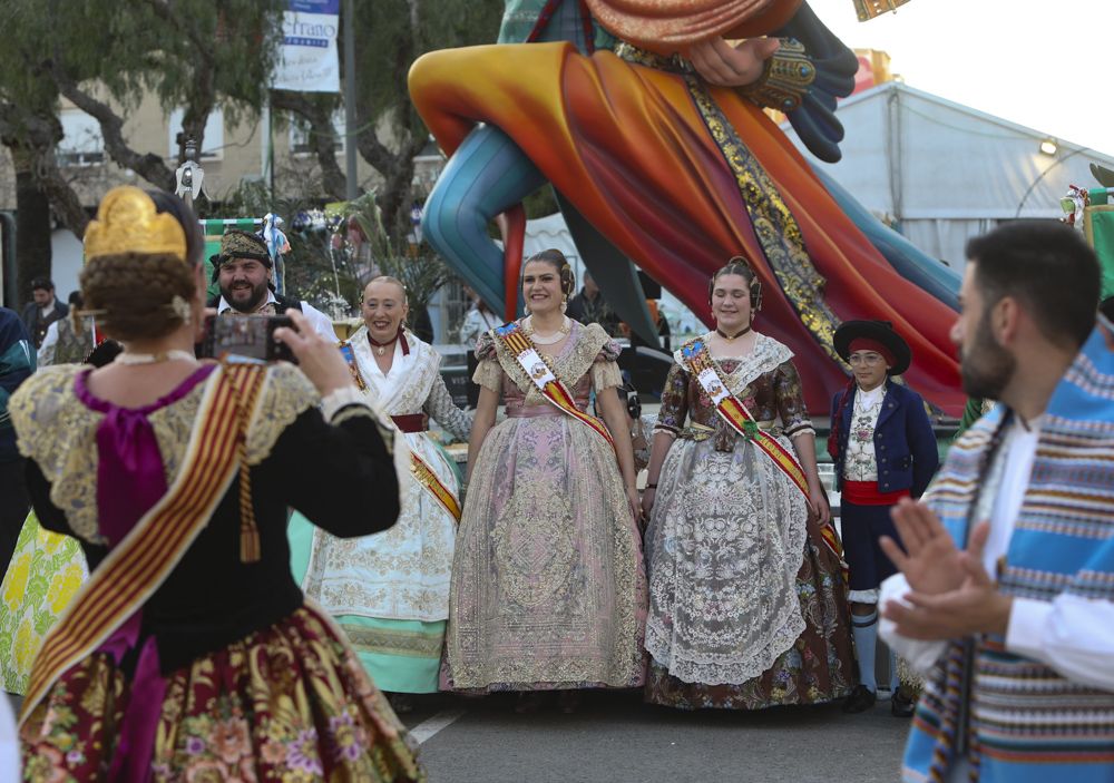 Visita de cortesía a las fallas del Port de Sagunt