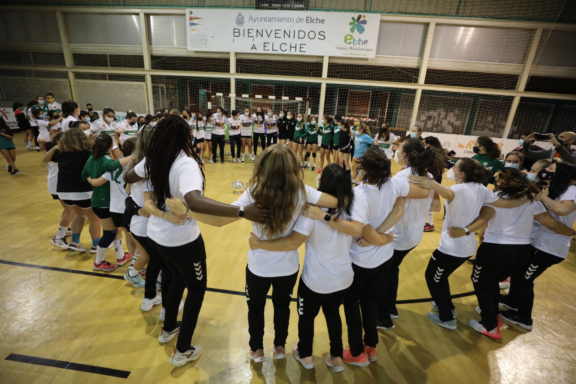 Recibimiento y celebración de las campeonas de la Copa de la Reina en su casa de Carrús