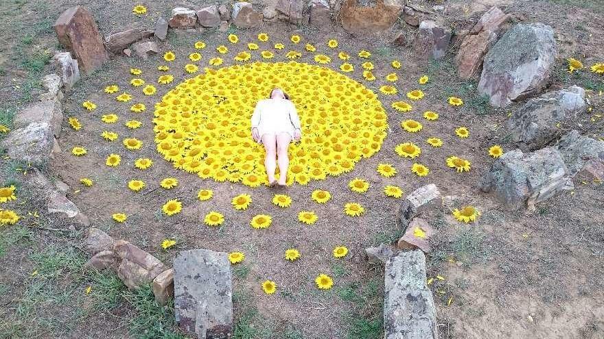 Dolmen de El Tesoro en Morales de Rey en una reciente creación artística de Ars Eria.