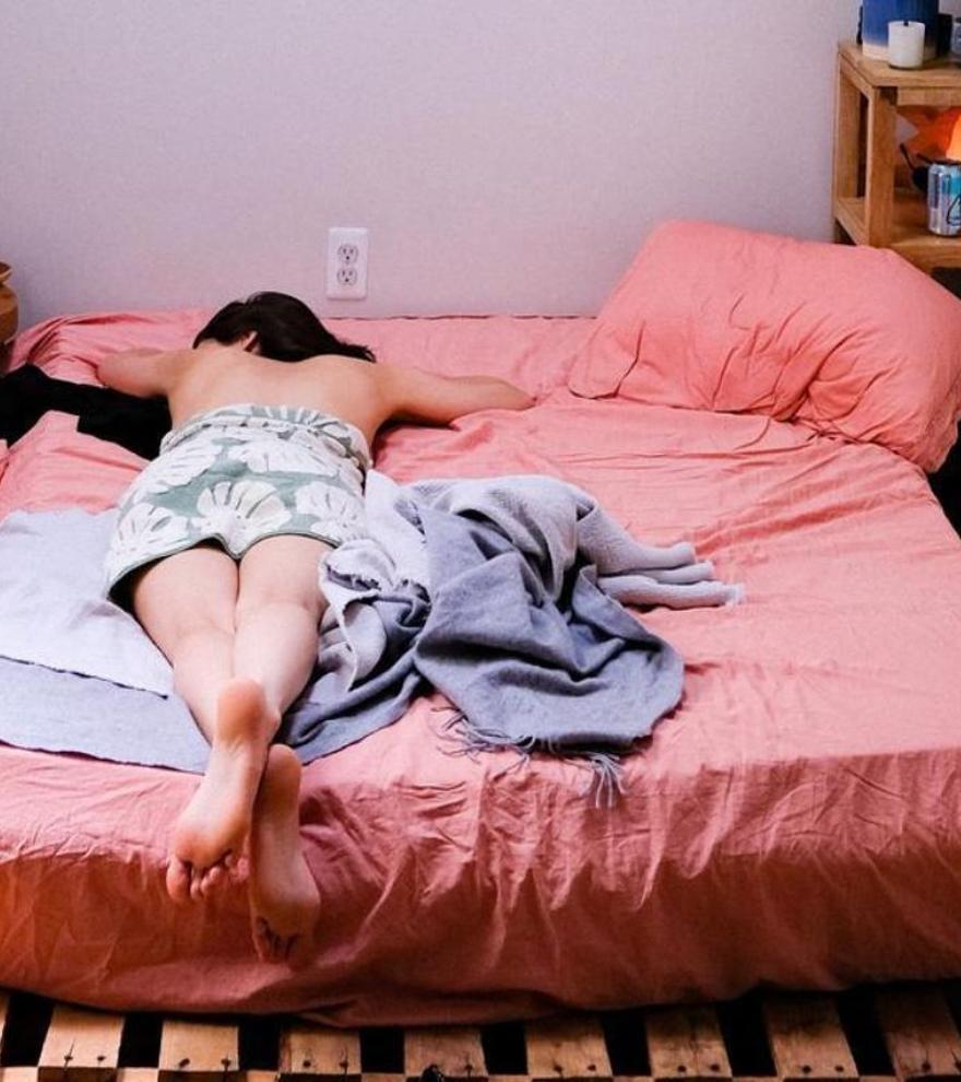 Buenas noticias si no tienes aire acondicionado: este es el mejor truco para dormir fresco sin gastar dinero