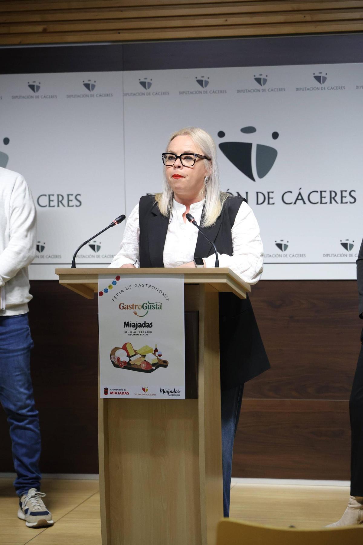 Galería | Gastrogusta, una combinación de feria de abril y rica gastronomía extremeña