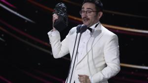 Bayona, levanta un cabezón en los Premios Goya 2024.