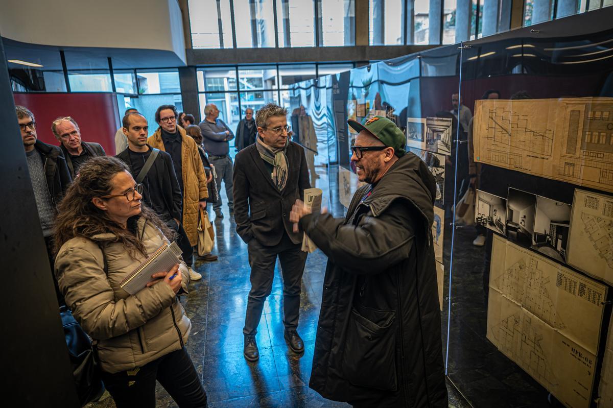 La antigua sede de Editorial Gustavo Gili acoge la exposición Línea dura rica en fondos que reescribe la historia del racionalismo arquitectónico local