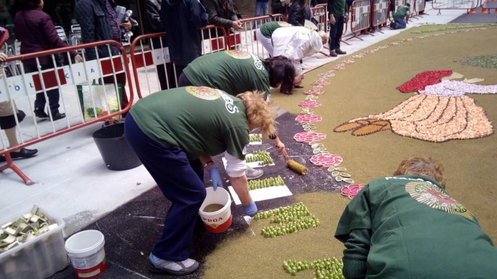 Un manto floral por el día de Fátima