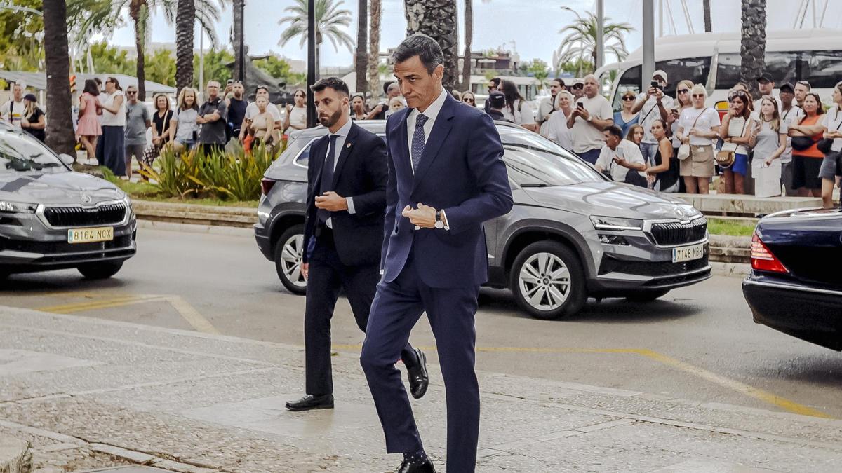 Pedro Sánchez acude a un encuentro con Marga Prohens en julio en el Consolat.