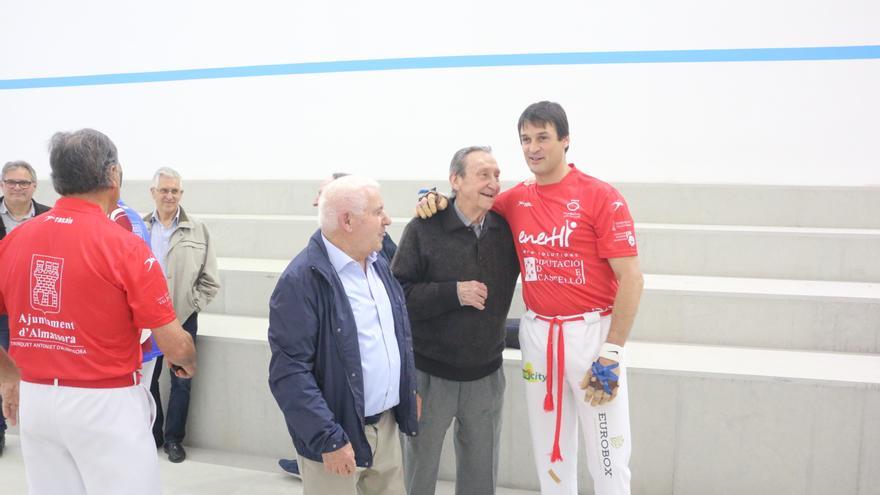 Gran festa en l’estrena del trinquet d’Almassora