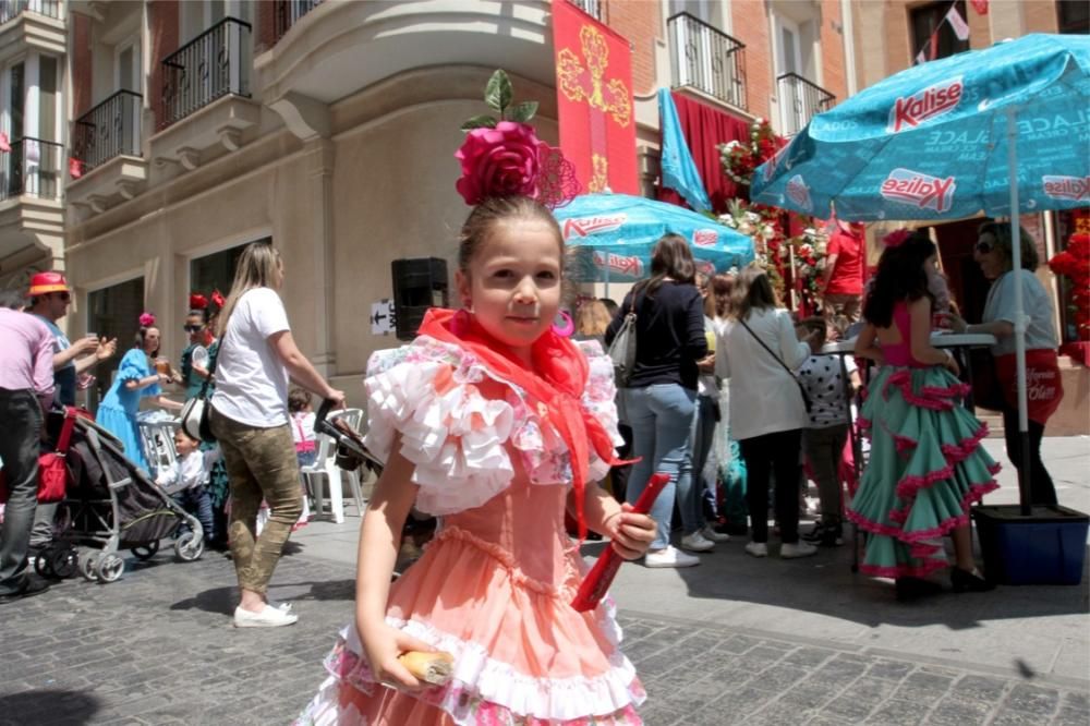 Gran ambiente en al Fiesta de las Cruces de Mayo en Cartagena