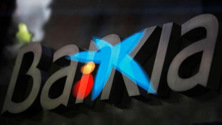 La operación entre CaixaBank y Bankia pone en jaque más de 500 empleos en Castellón