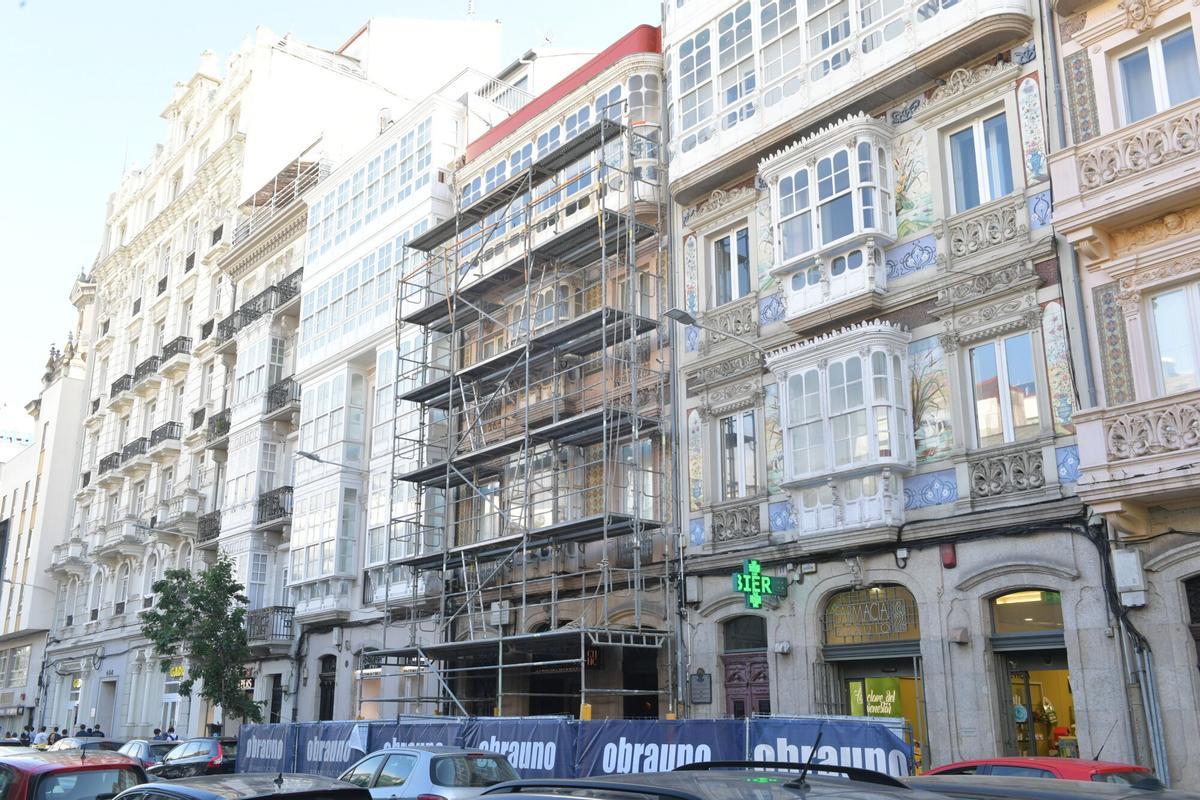 Obras en el número 10 de la plaza de Lugo