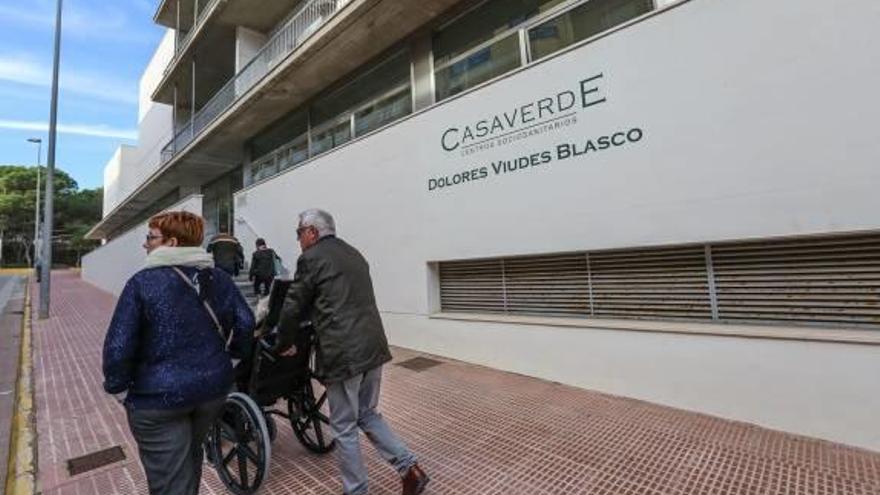 Sanidad cierra la cocina del centro de mayores tras la intoxicación que causó dos muertes