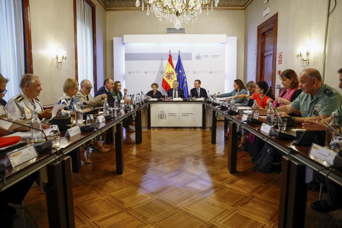 Un momento de la reunión mantenida hoy en Interior para examinar la lucha contra los delitos de odio.