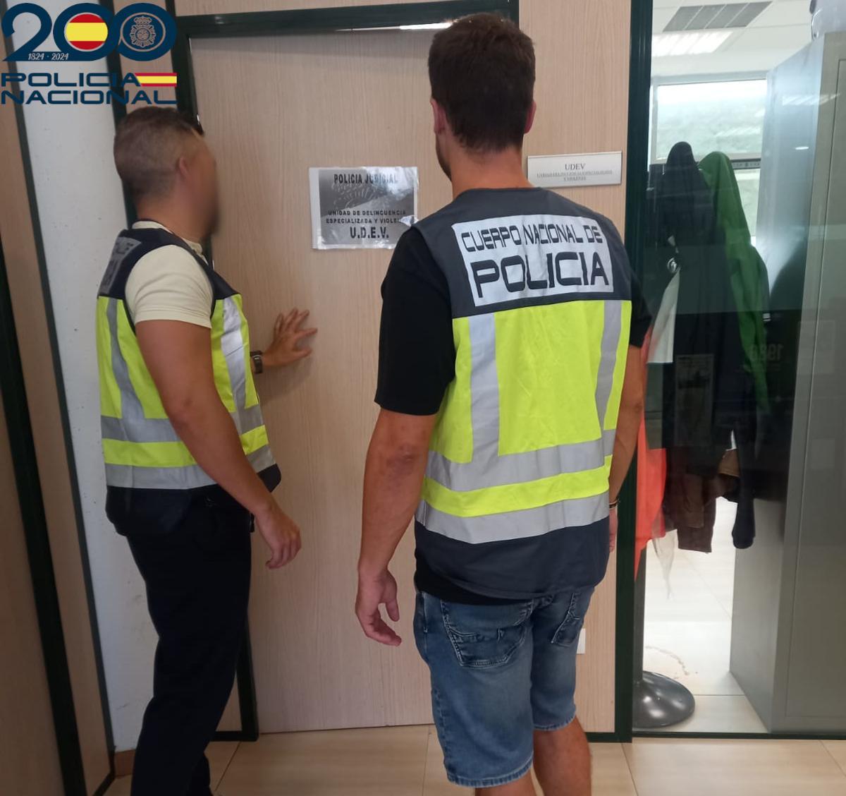 Agentes del Grupo de Atracos de la Policía Nacional.