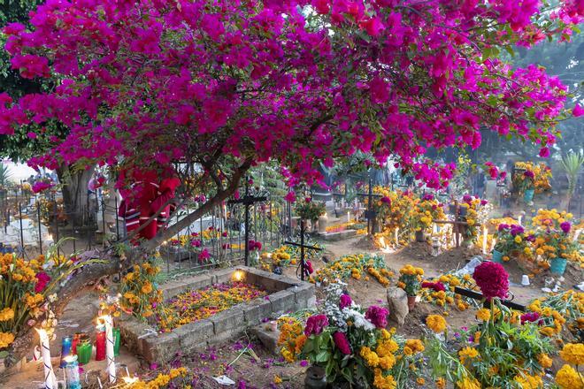 Un cementerio mexicano en el Día de Muertos