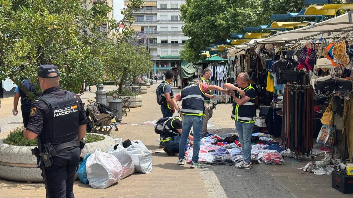 Agentes actúan en el paseo de La Victoria este martes.