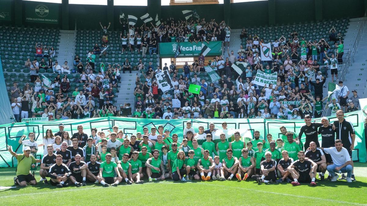 Así ha despedido la afición del Elche CF al equipo antes del importante partido frente al Zaragoza