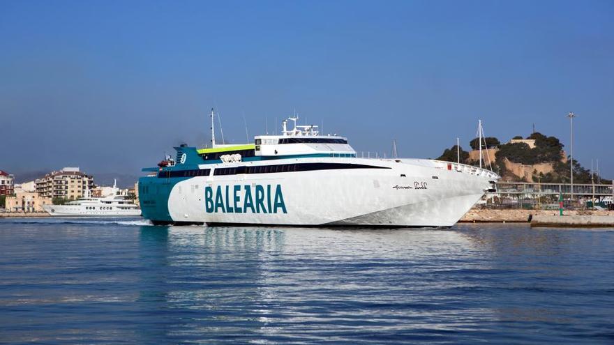 Fast ferry &#039;Ramon Llull&#039; que hace la línea Dénia-Formentera.