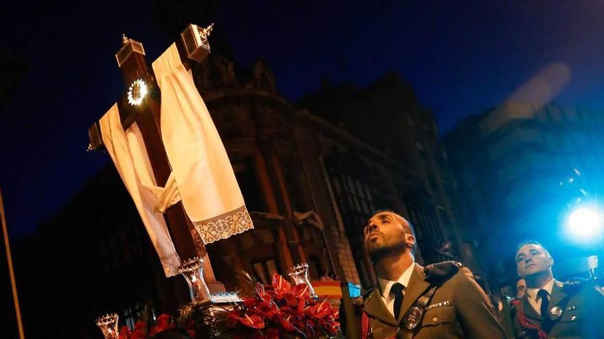 Procesión de la Soledad y la Santa Vera Cruz.